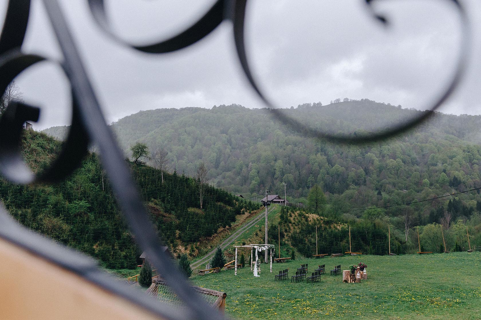 stare civila afara in maramures cu foisor