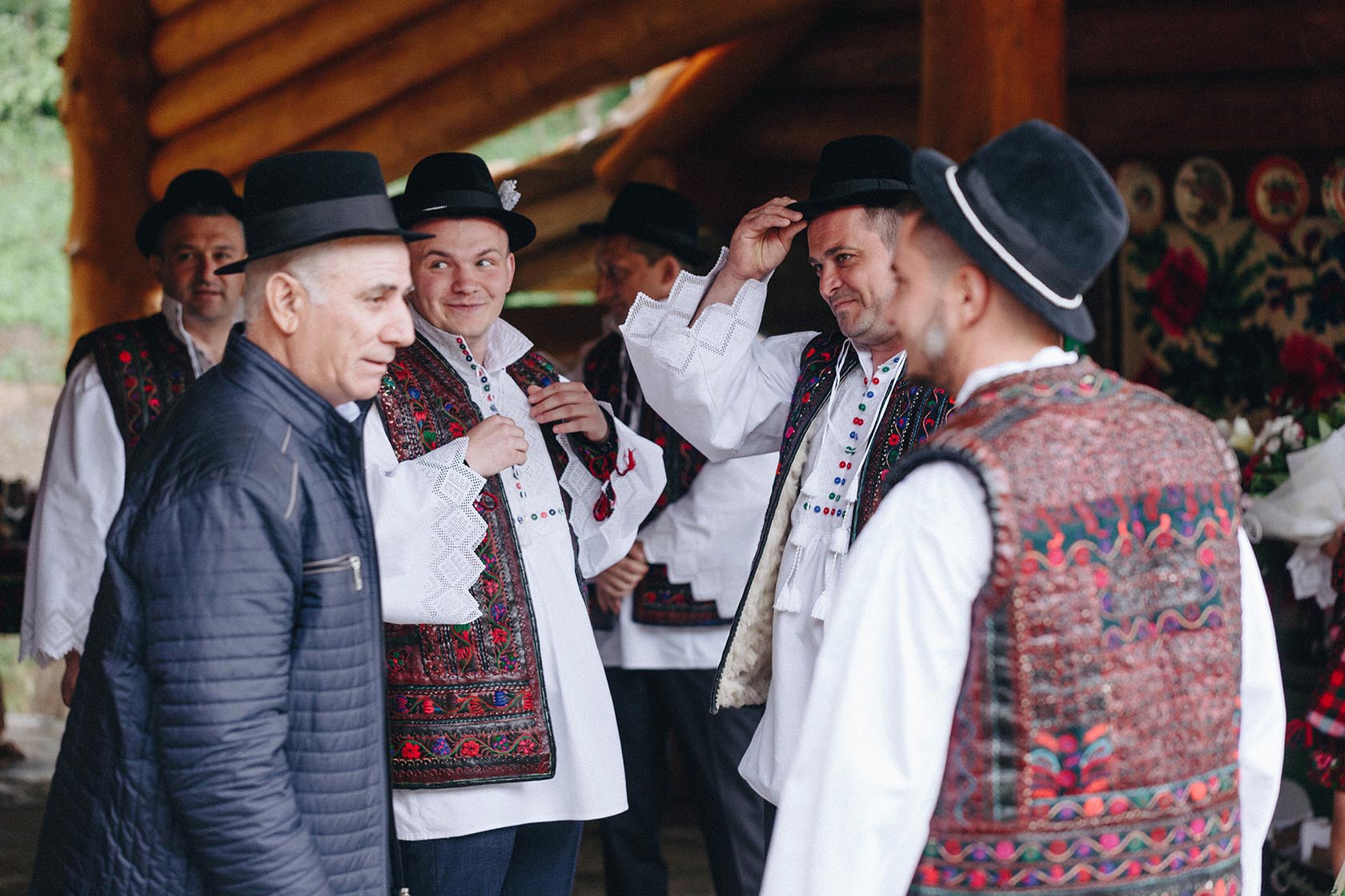 invitati nunta in port maramuresenesc
